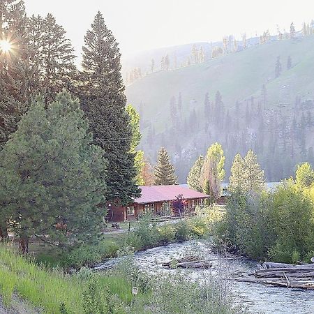 Southfork Lodge - Riverside Inn Lowman Экстерьер фото