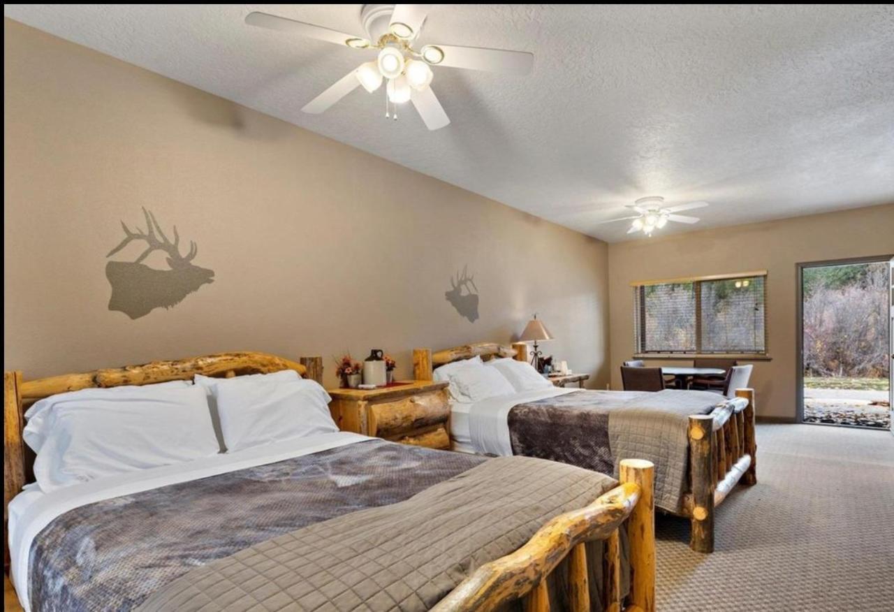 Southfork Lodge - Riverside Inn Lowman Экстерьер фото