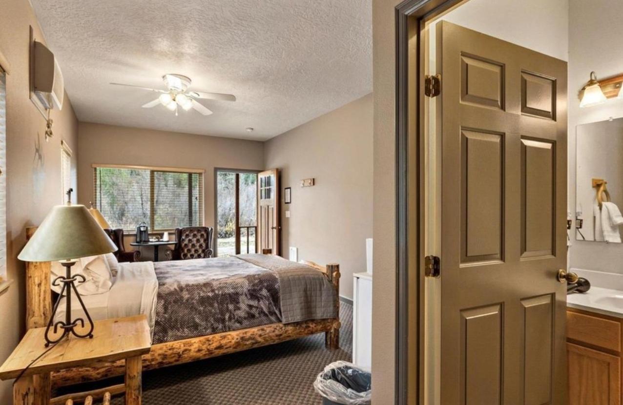 Southfork Lodge - Riverside Inn Lowman Экстерьер фото