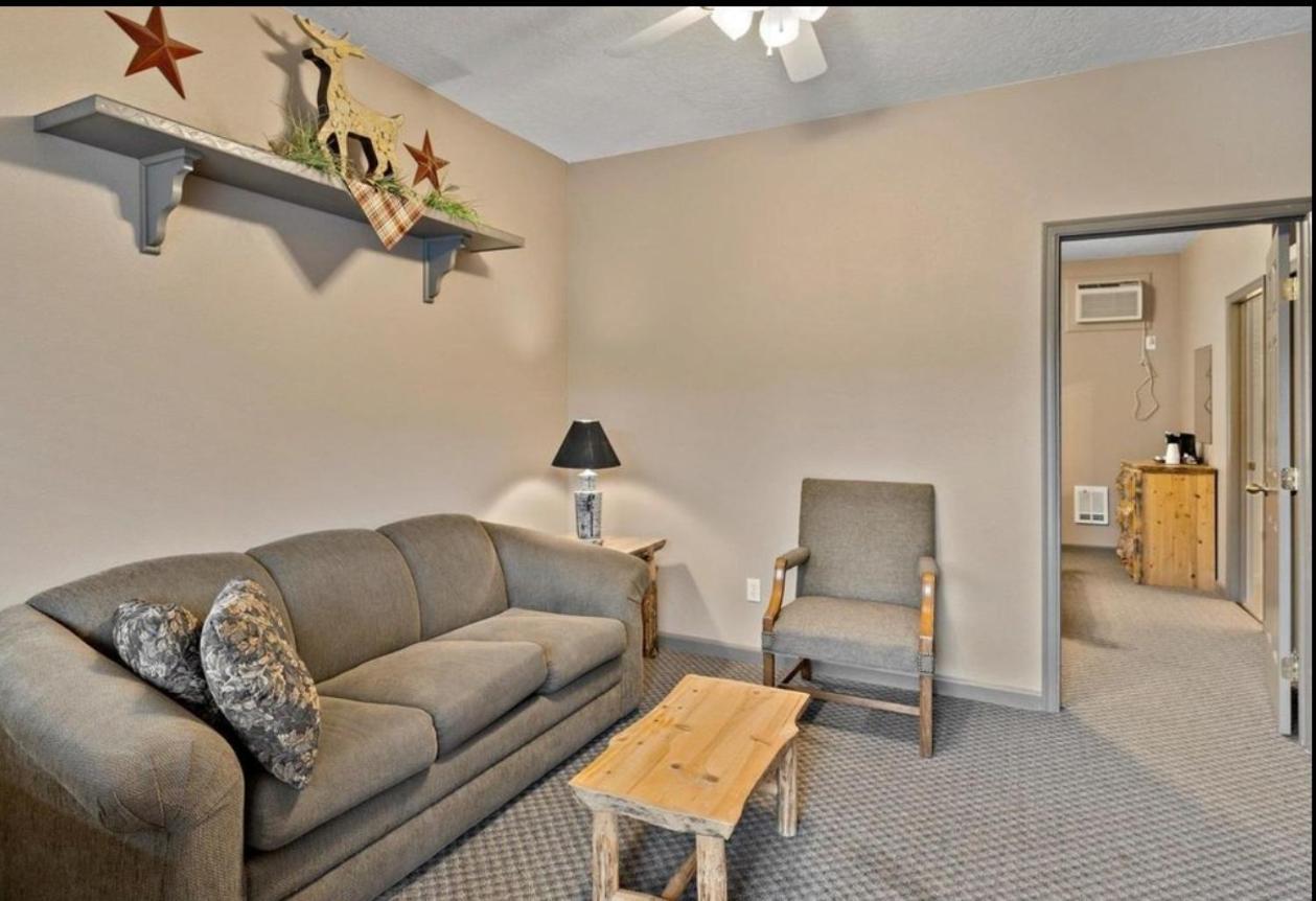 Southfork Lodge - Riverside Inn Lowman Экстерьер фото