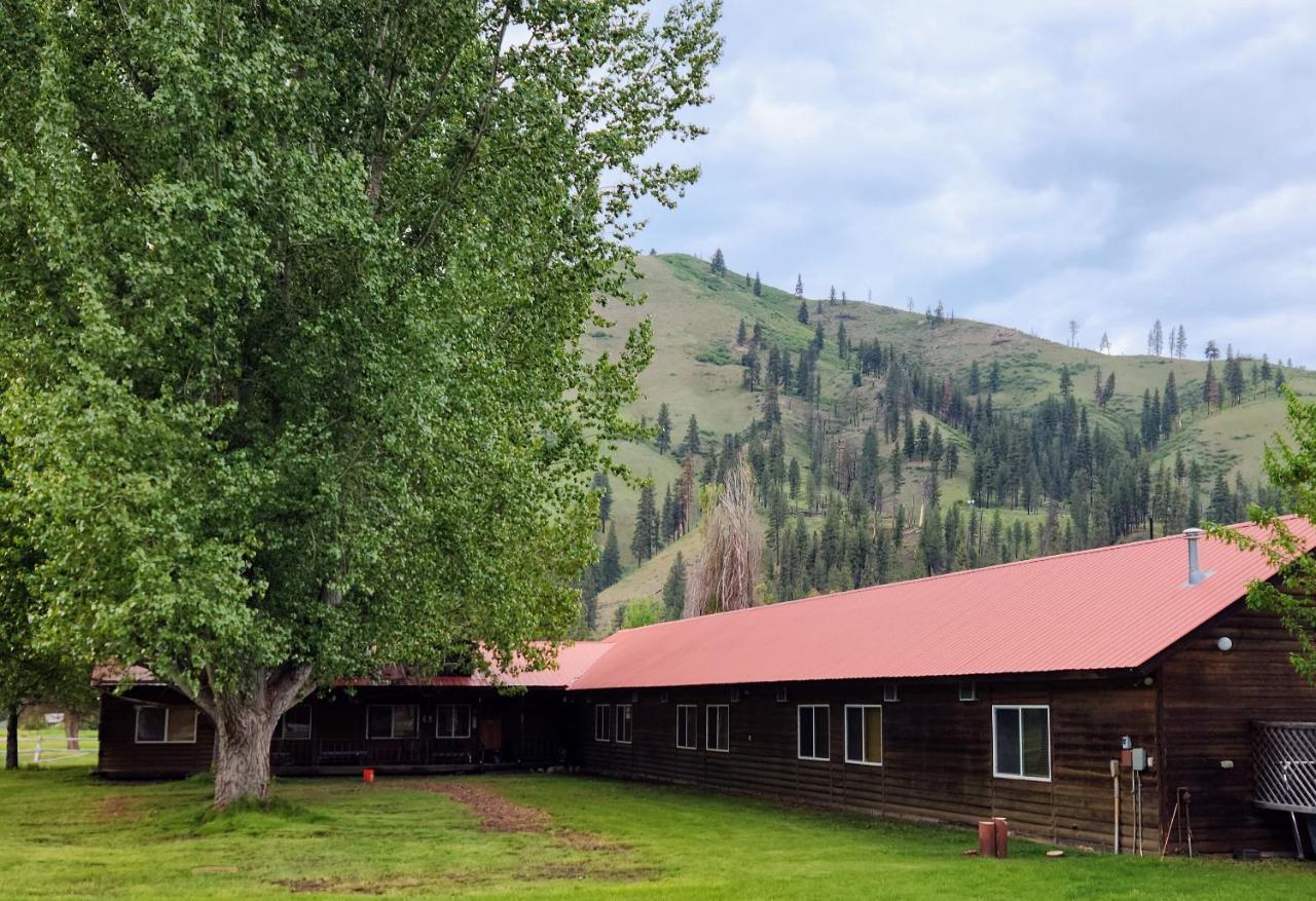 Southfork Lodge - Riverside Inn Lowman Экстерьер фото