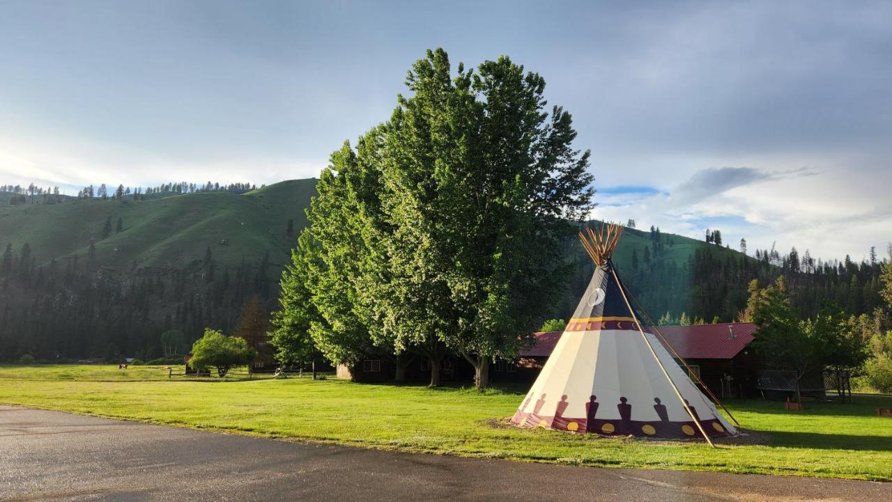 Southfork Lodge - Riverside Inn Lowman Экстерьер фото